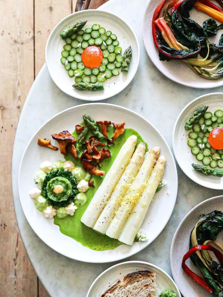 plates-of-white-asparagus